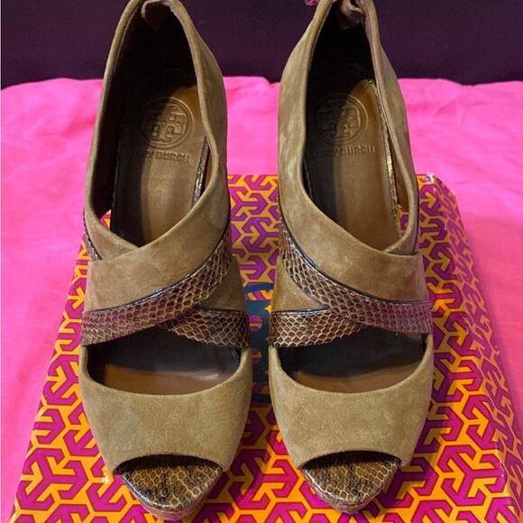 9 1/2 Tory Burch 5 inch heels - Picture 2 of 11